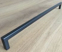 Möbelgriff - Zamak - Schwarz Matt - Griffstärke: 8,5 mm - Vier Längen: 136 bis 500 mm