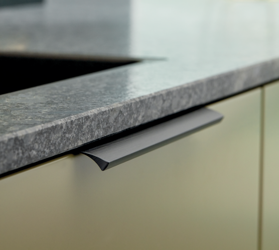 Griff - Aluminium - Schwarz Gebürstet - Vier Längen: 40 bis 350 mm